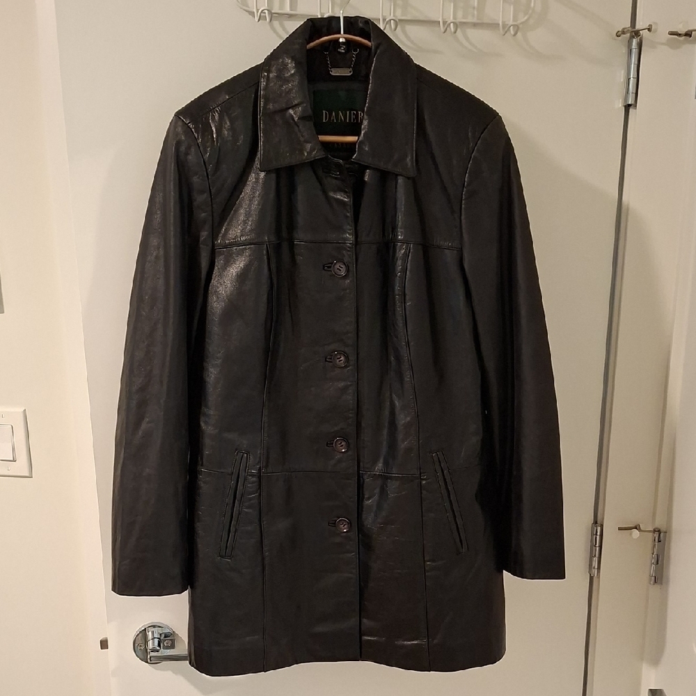 Danier Women's Hip-length Black Leather 90's Style Coat (Size M; US 10-12)